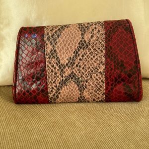Jessica Simpson clutch